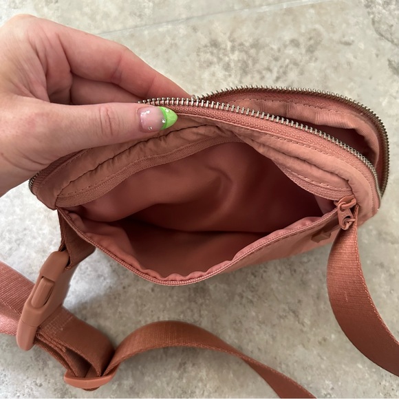 SOLD Lululemon everywhere belt bag pink - Picture 5 of 5
